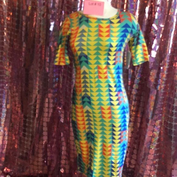 NWT LULAROE JULIA dress in size x small in a triangle pattern - Picture 2 of 12